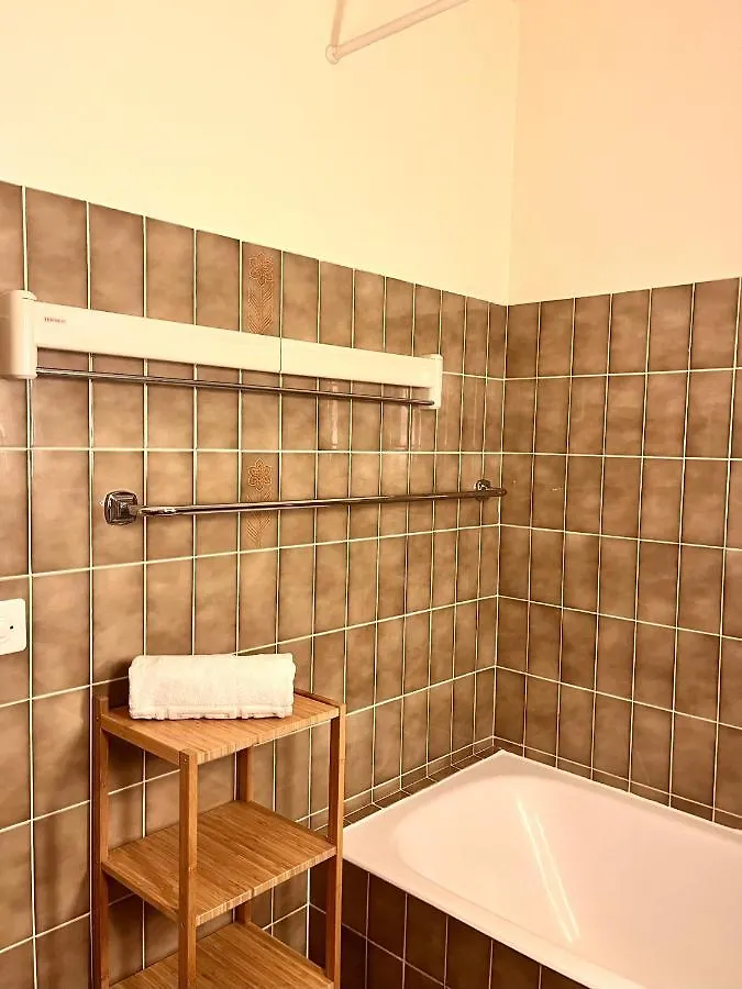 Yooneet Train Station 1Br Cozy Apartment Женева Швейцария